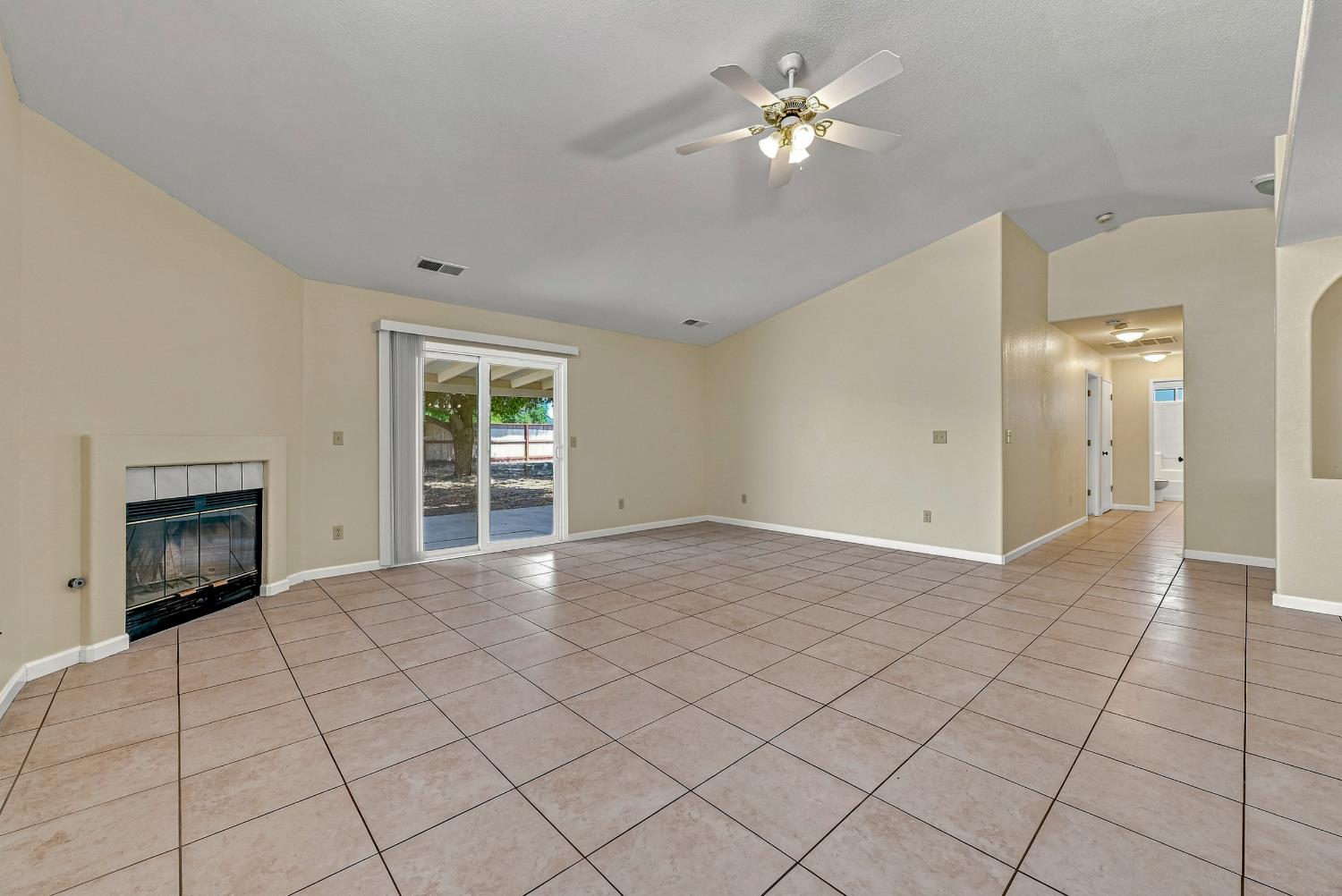 2554 Hays Dr, Merced, CA 95348