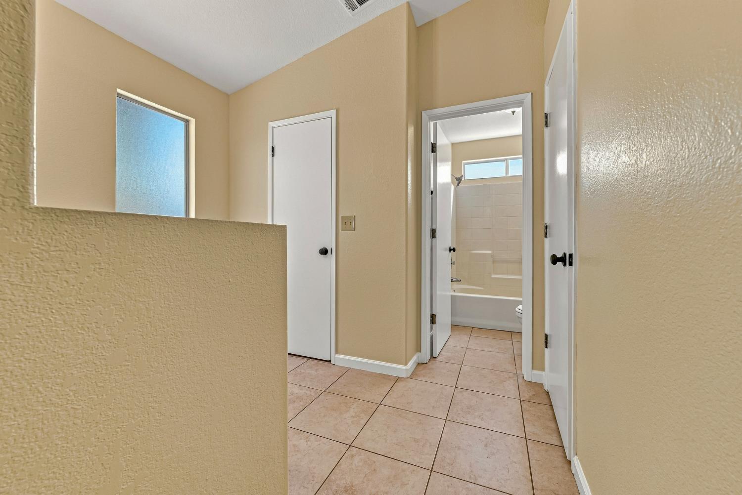 2554 Hays Dr, Merced, CA 95348
