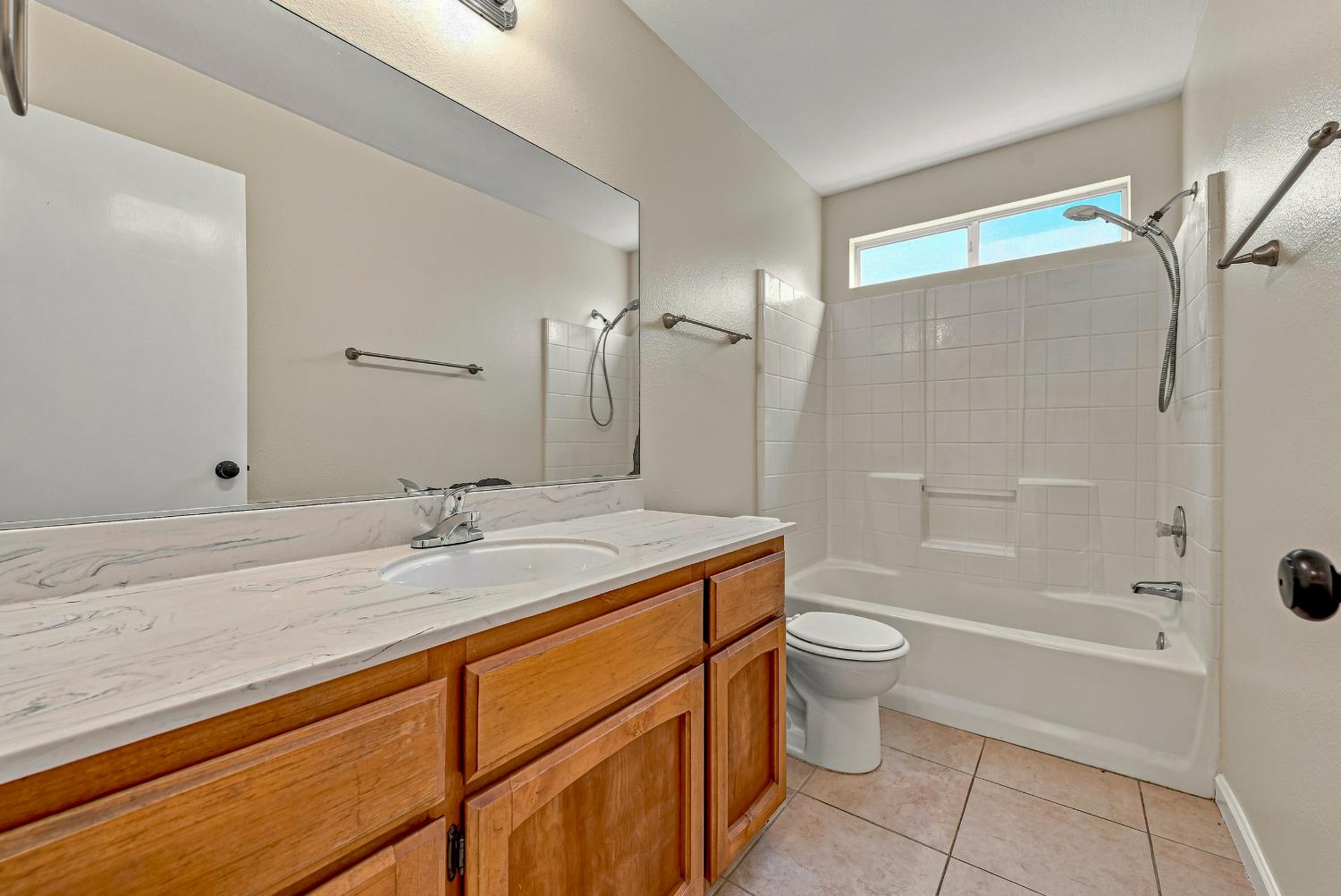 2554 Hays Dr, Merced, CA 95348