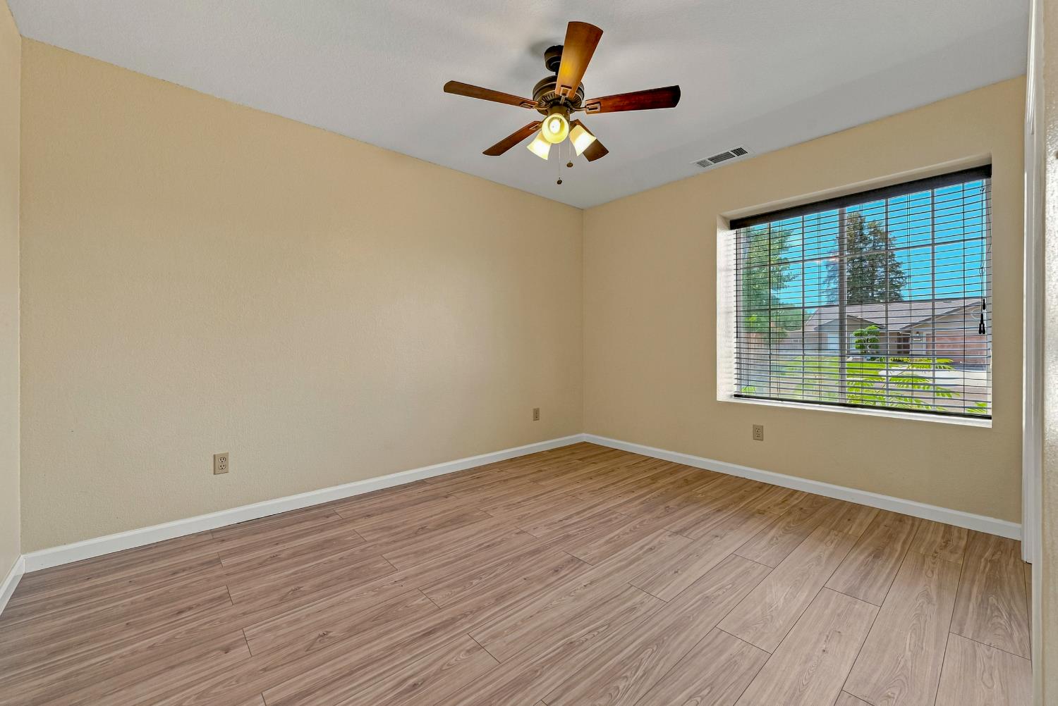2554 Hays Dr, Merced, CA 95348