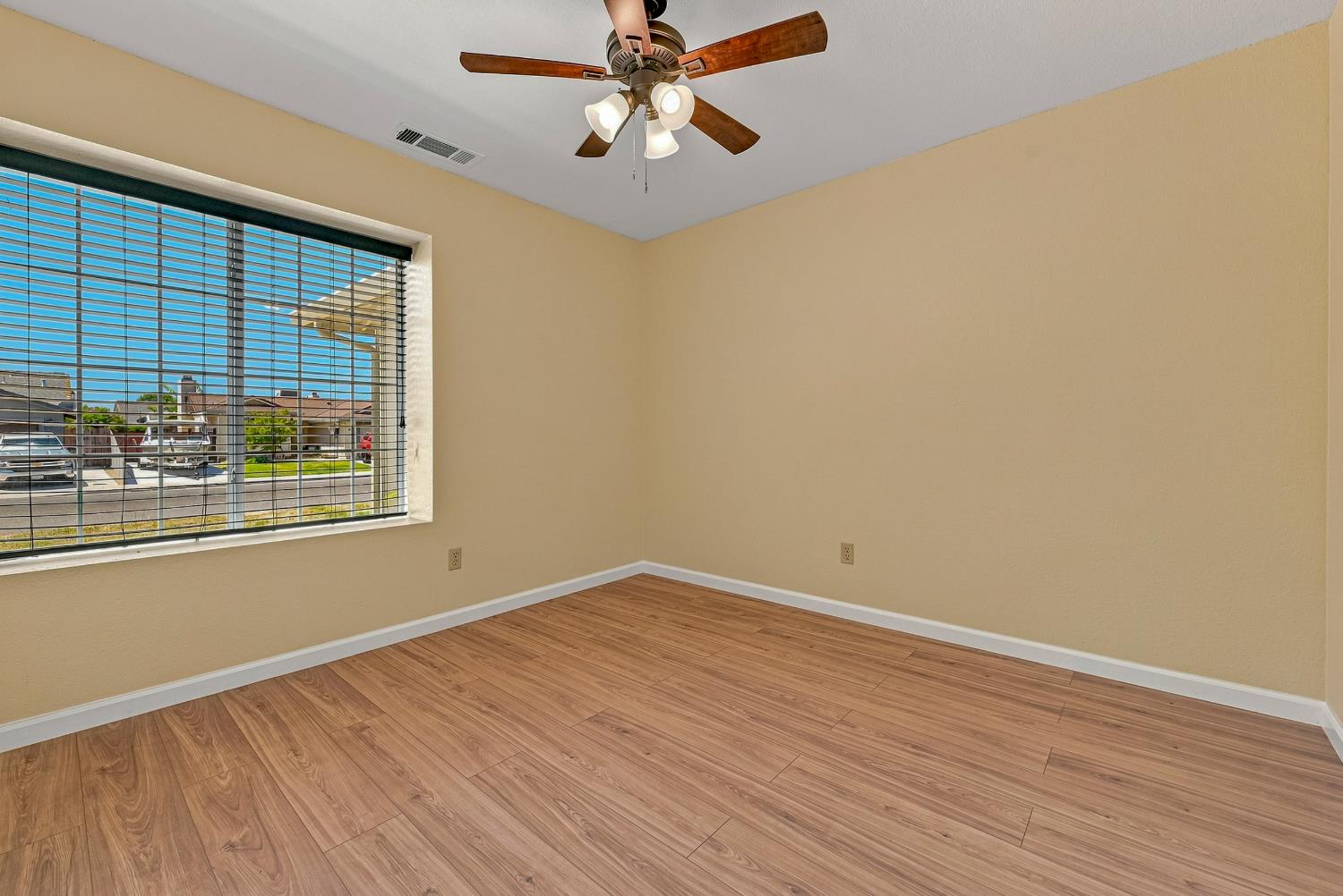 2554 Hays Dr, Merced, CA 95348