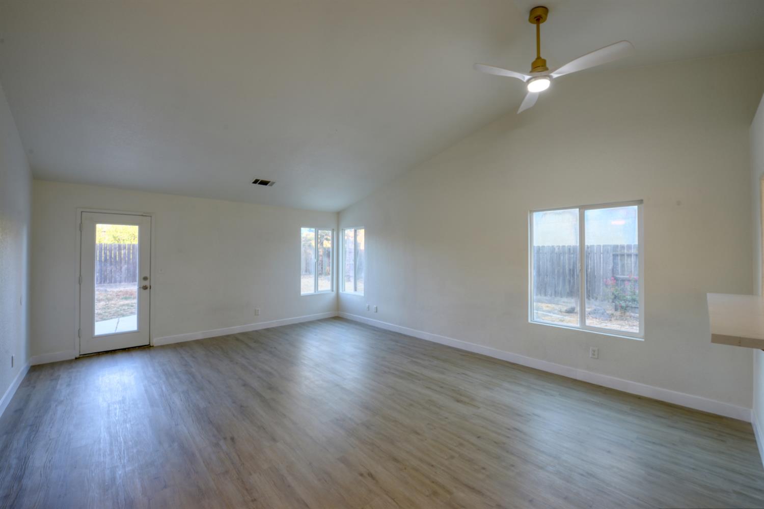 2242 Grand Canyon Way, Newman, CA 95360