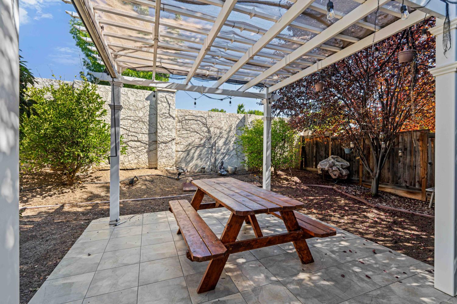 9417 California Oak Cir, Patterson, CA 95363