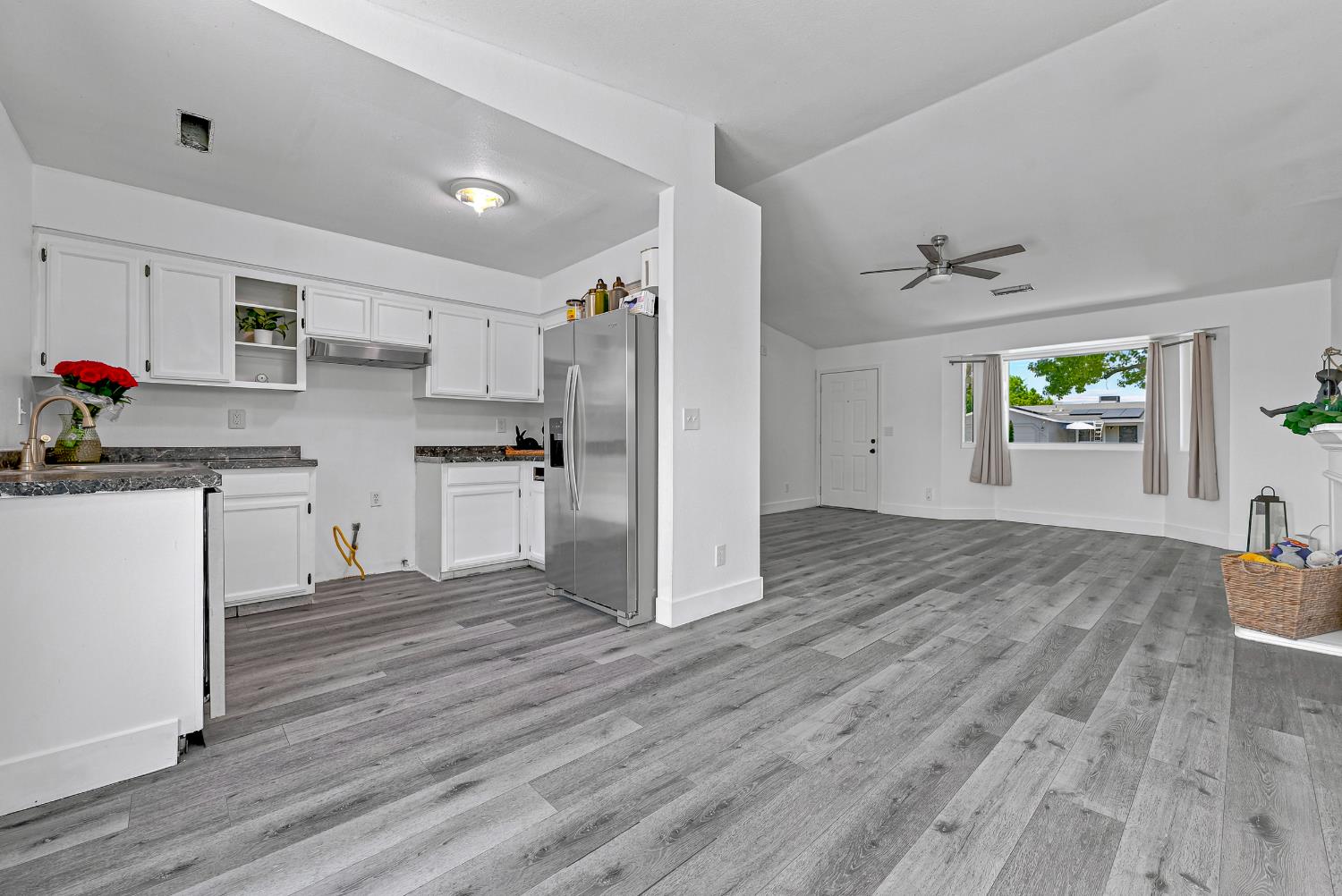 452 Las Brisas Ct, Merced, CA 95341