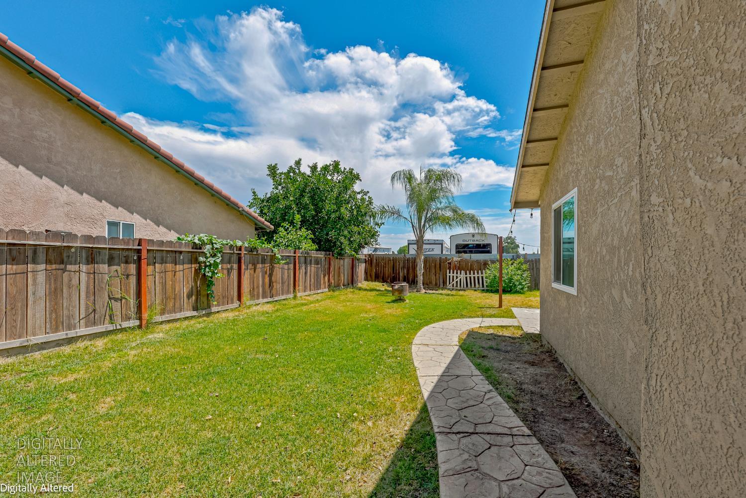 452 Las Brisas Ct, Merced, CA 95341