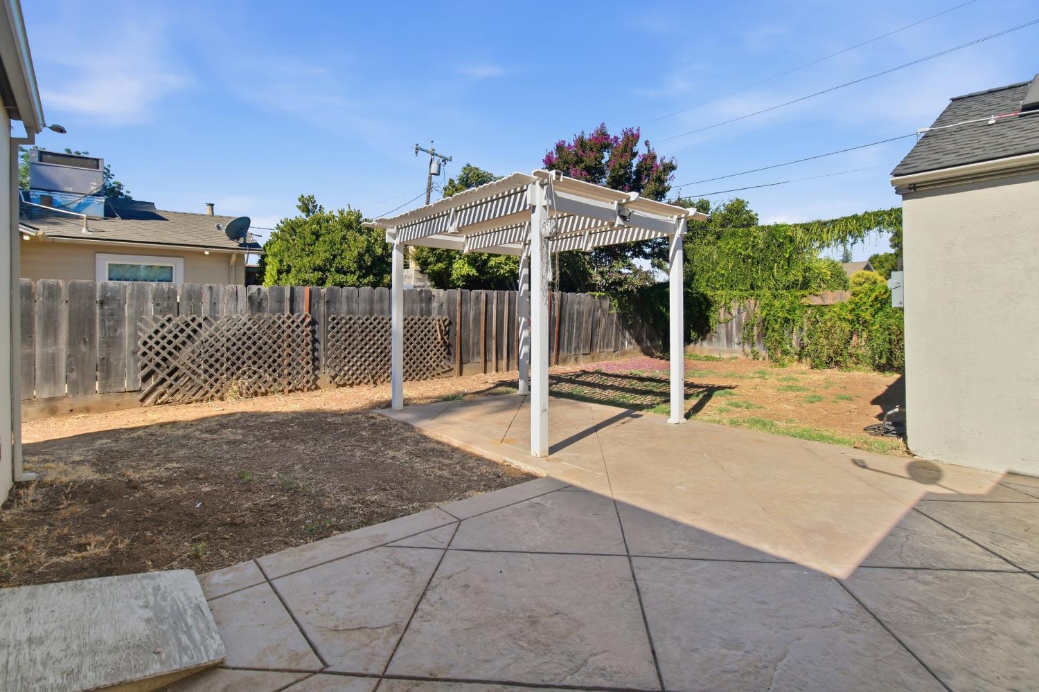 1999 Highland Dr, Merced, CA 95340