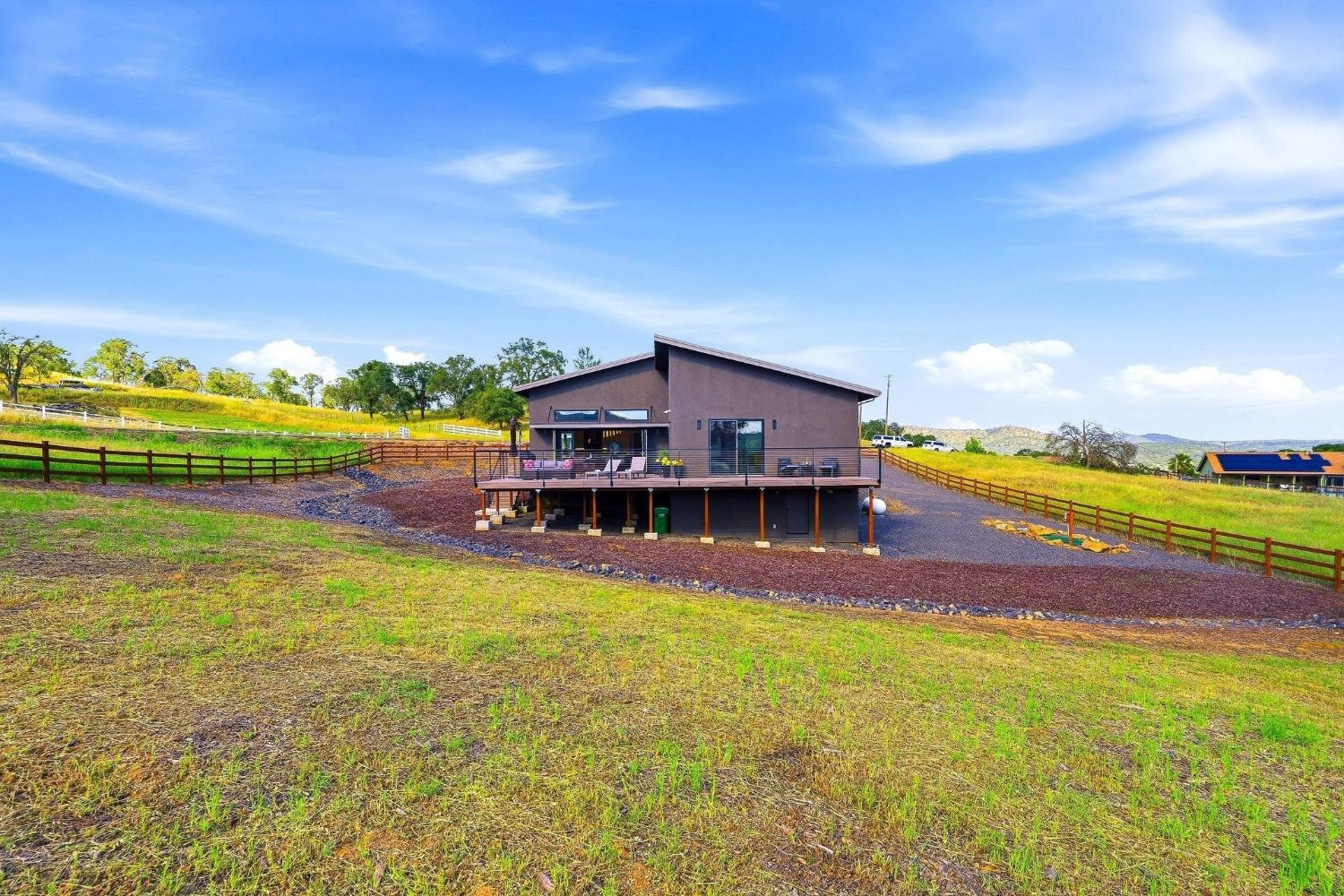 2033 Quiver St, Copperopolis, CA 95228