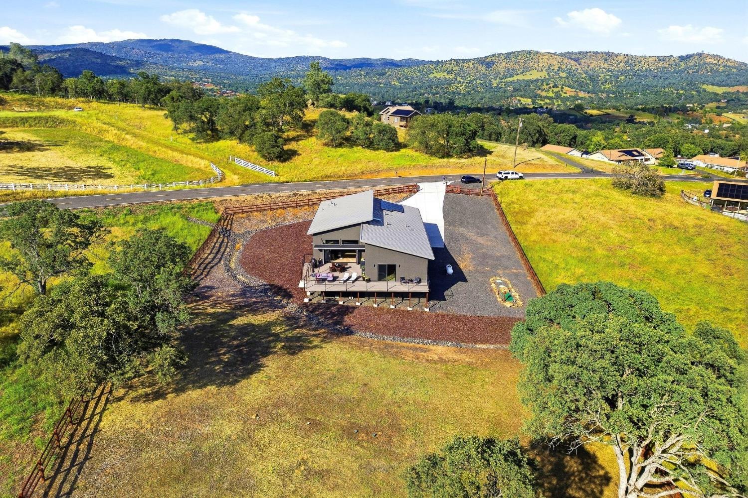 2033 Quiver St, Copperopolis, CA 95228