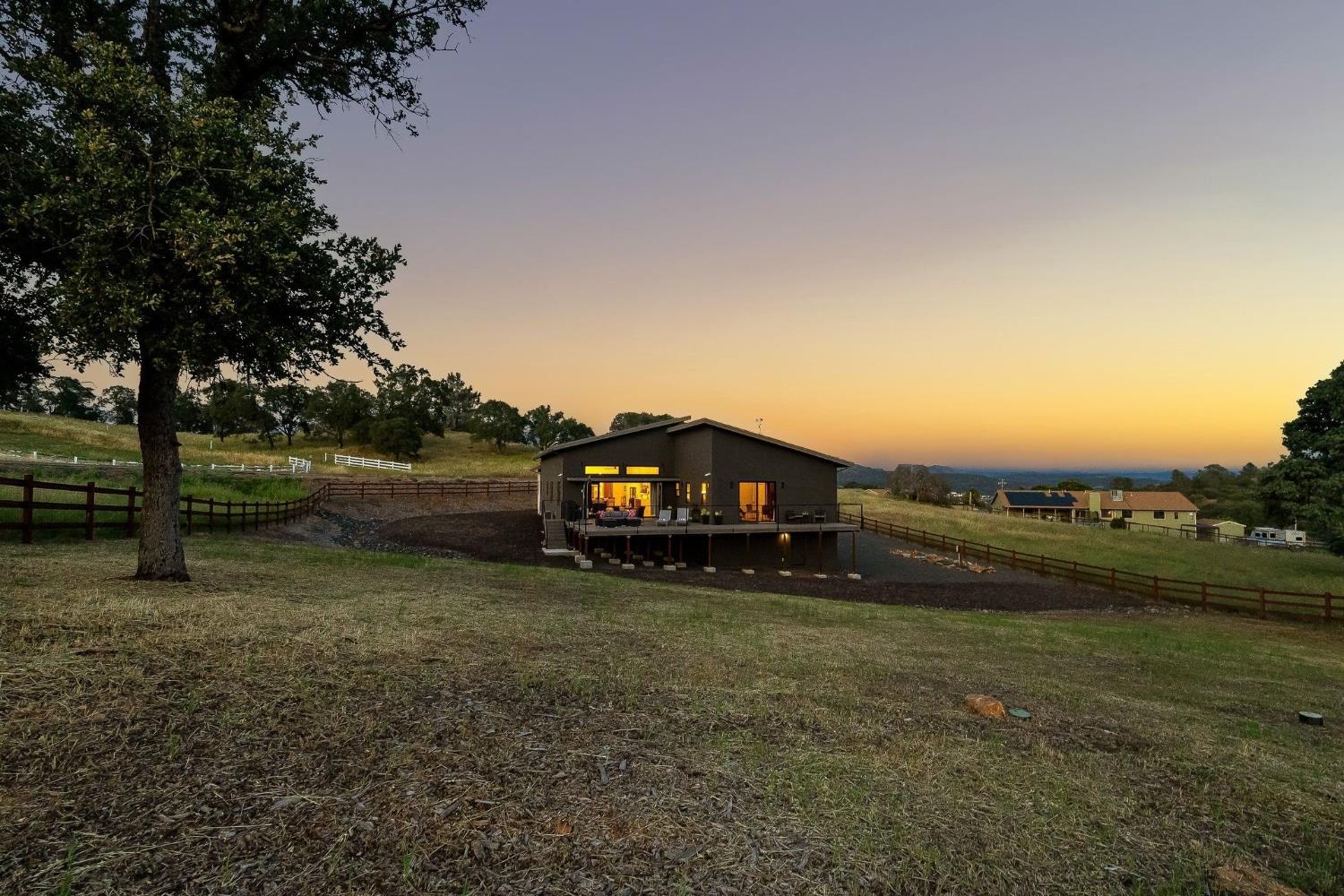 2033 Quiver St, Copperopolis, CA 95228