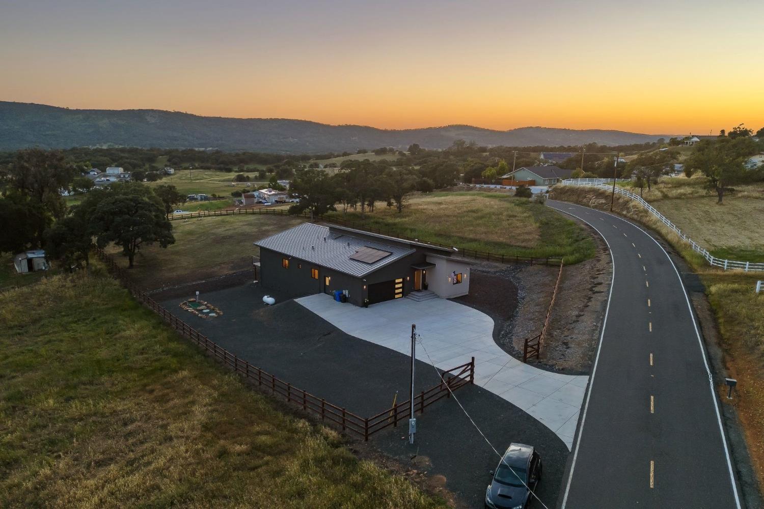 2033 Quiver St, Copperopolis, CA 95228