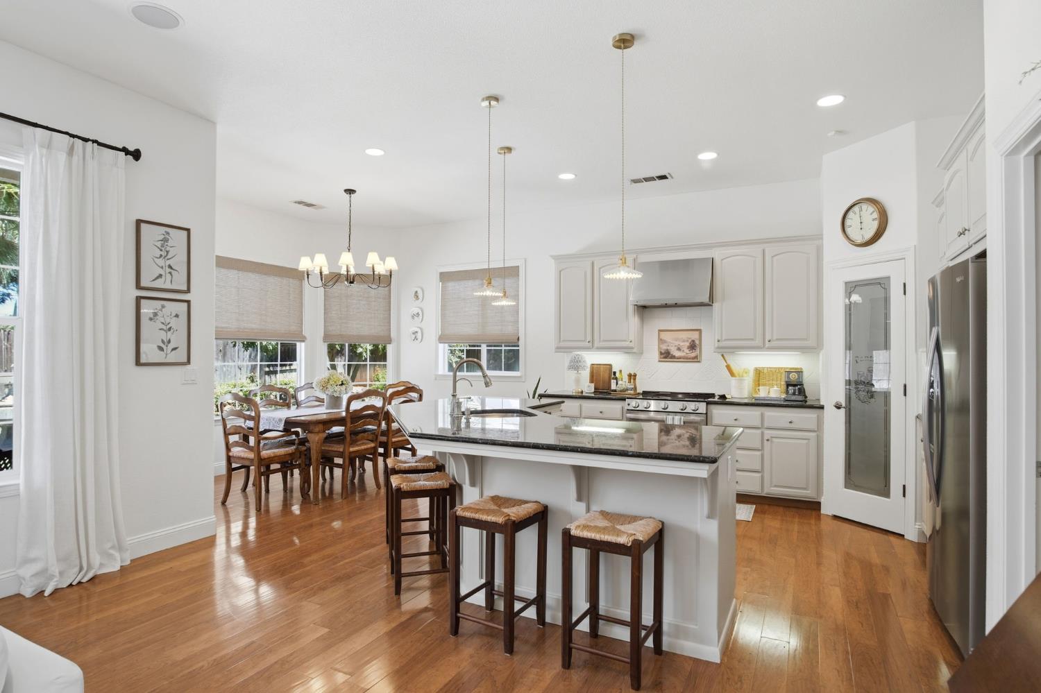 2835 CASTLEVIEW Dr, Turlock, CA 95382