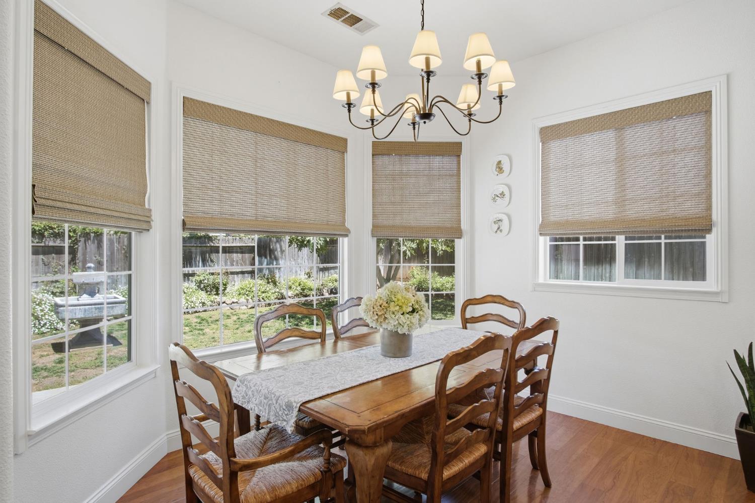 2835 CASTLEVIEW Dr, Turlock, CA 95382