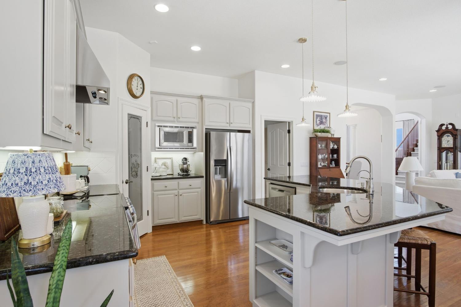 2835 CASTLEVIEW Dr, Turlock, CA 95382
