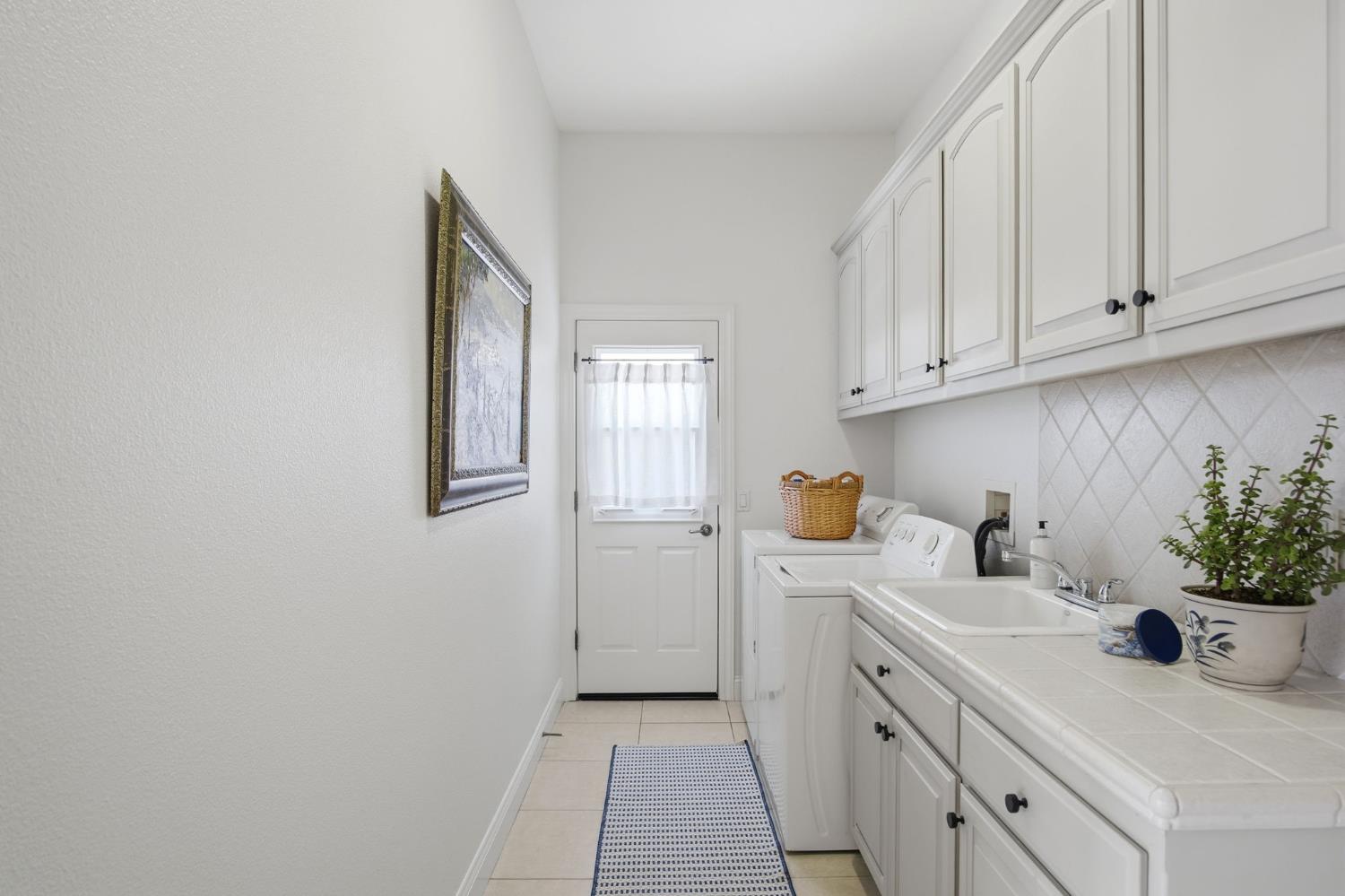 2835 CASTLEVIEW Dr, Turlock, CA 95382