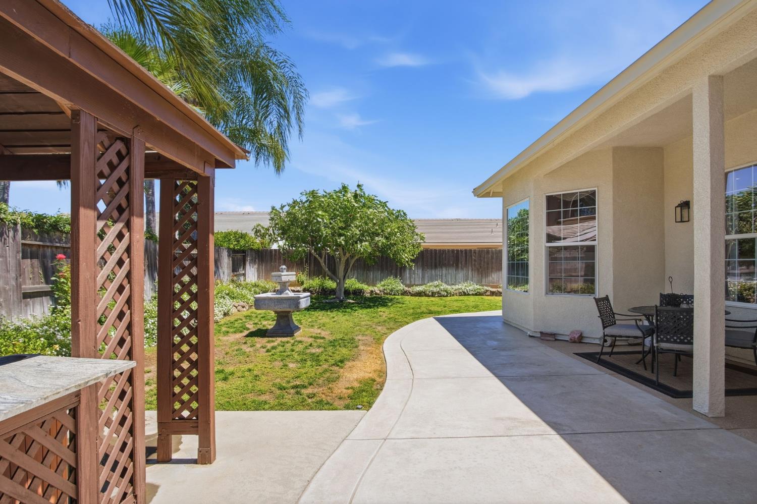 2835 CASTLEVIEW Dr, Turlock, CA 95382