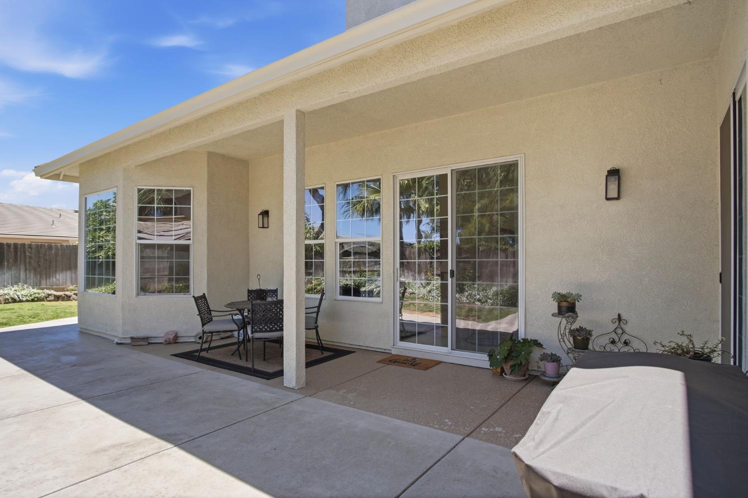2835 CASTLEVIEW Dr, Turlock, CA 95382