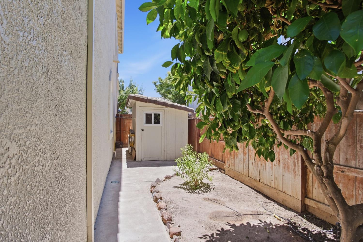 2835 CASTLEVIEW Dr, Turlock, CA 95382