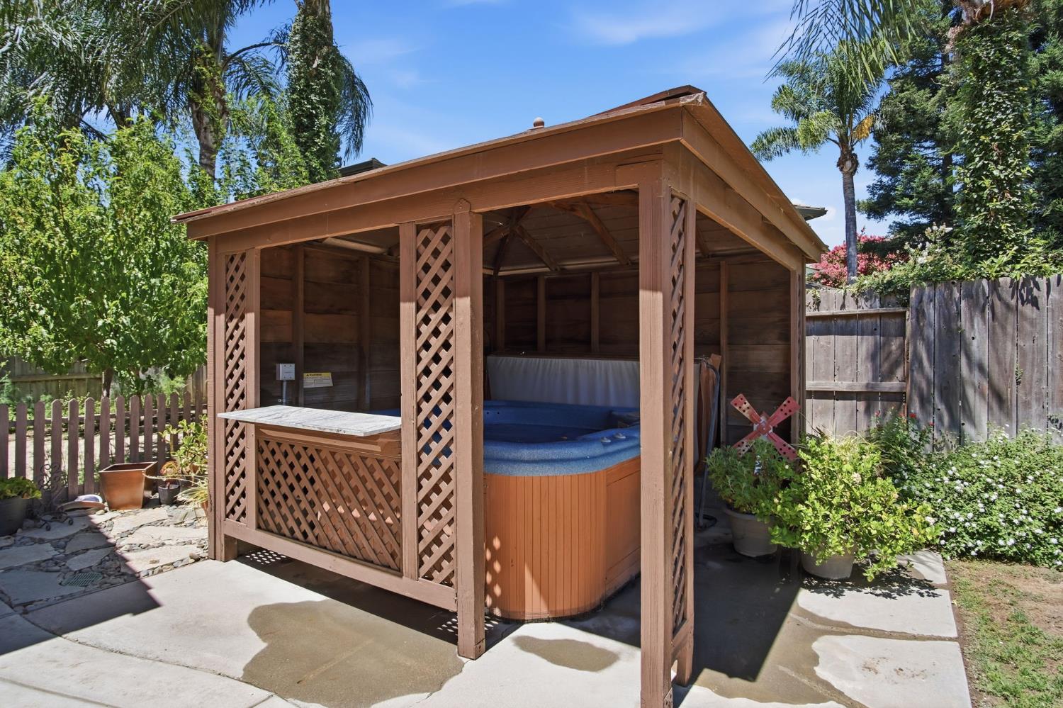 2835 CASTLEVIEW Dr, Turlock, CA 95382