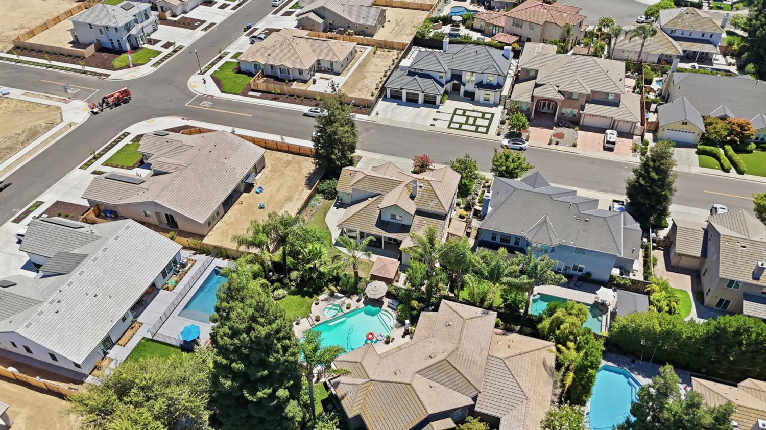 2835 CASTLEVIEW Dr, Turlock, CA 95382