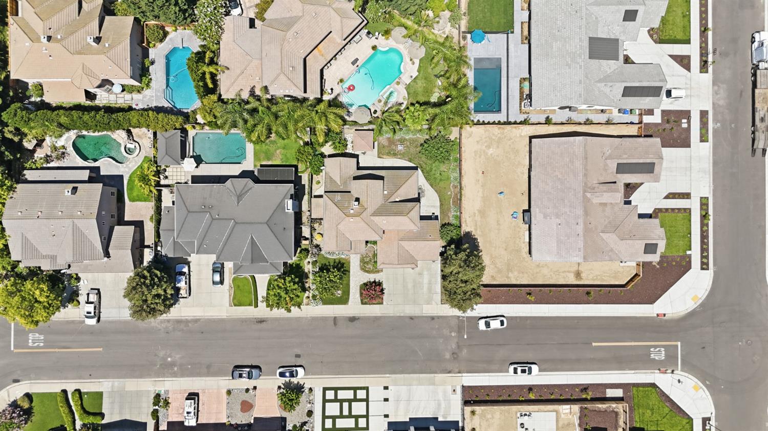 2835 CASTLEVIEW Dr, Turlock, CA 95382