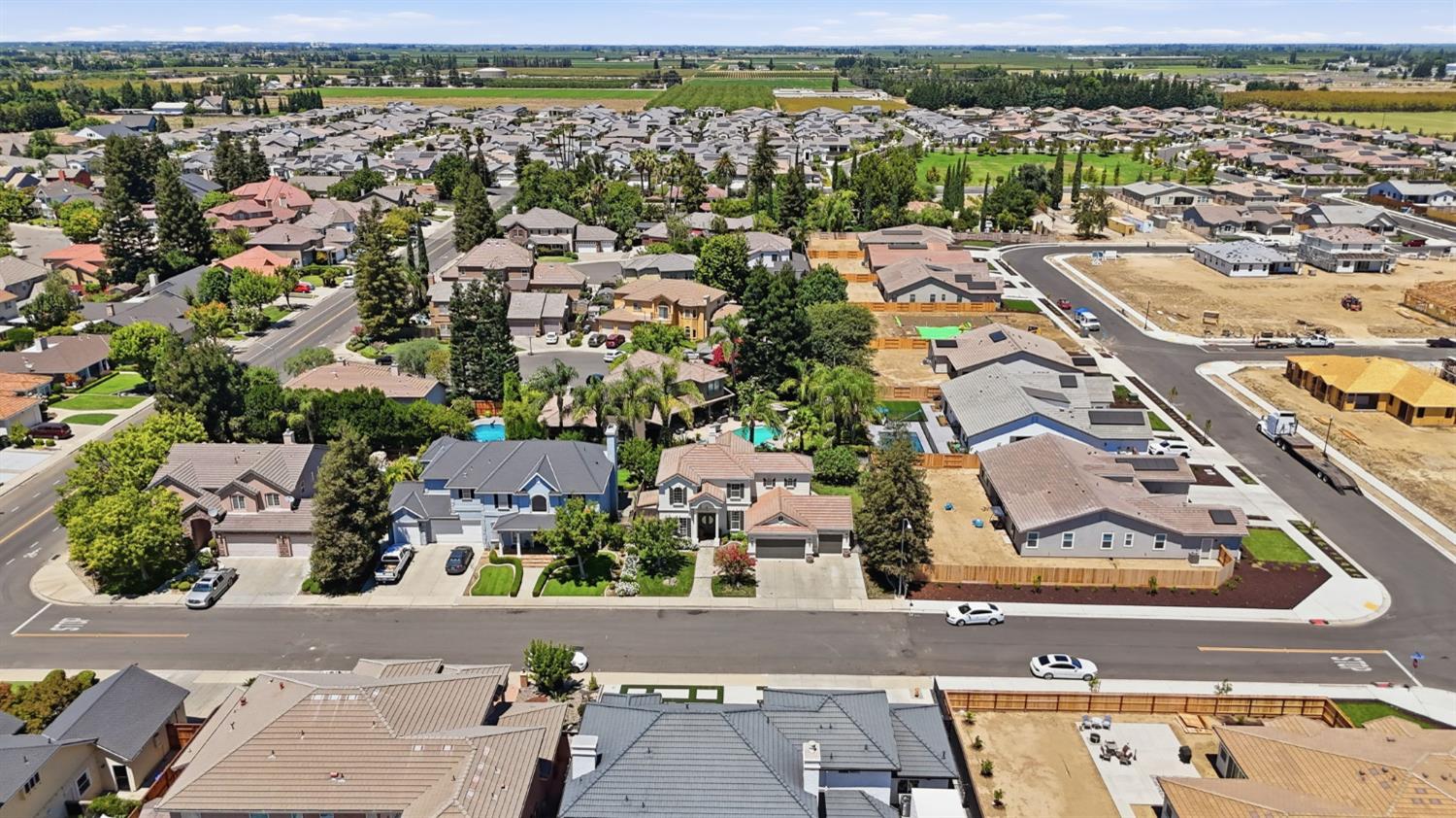 2835 CASTLEVIEW Dr, Turlock, CA 95382