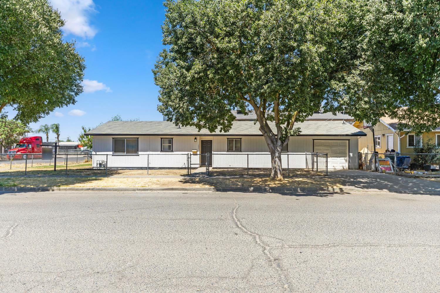 1205 I St, Merced, CA 95341