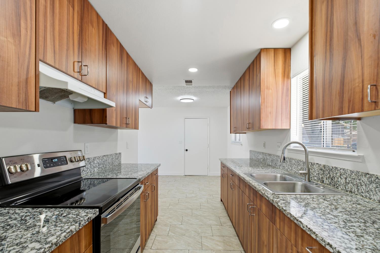 1205 I St, Merced, CA 95341