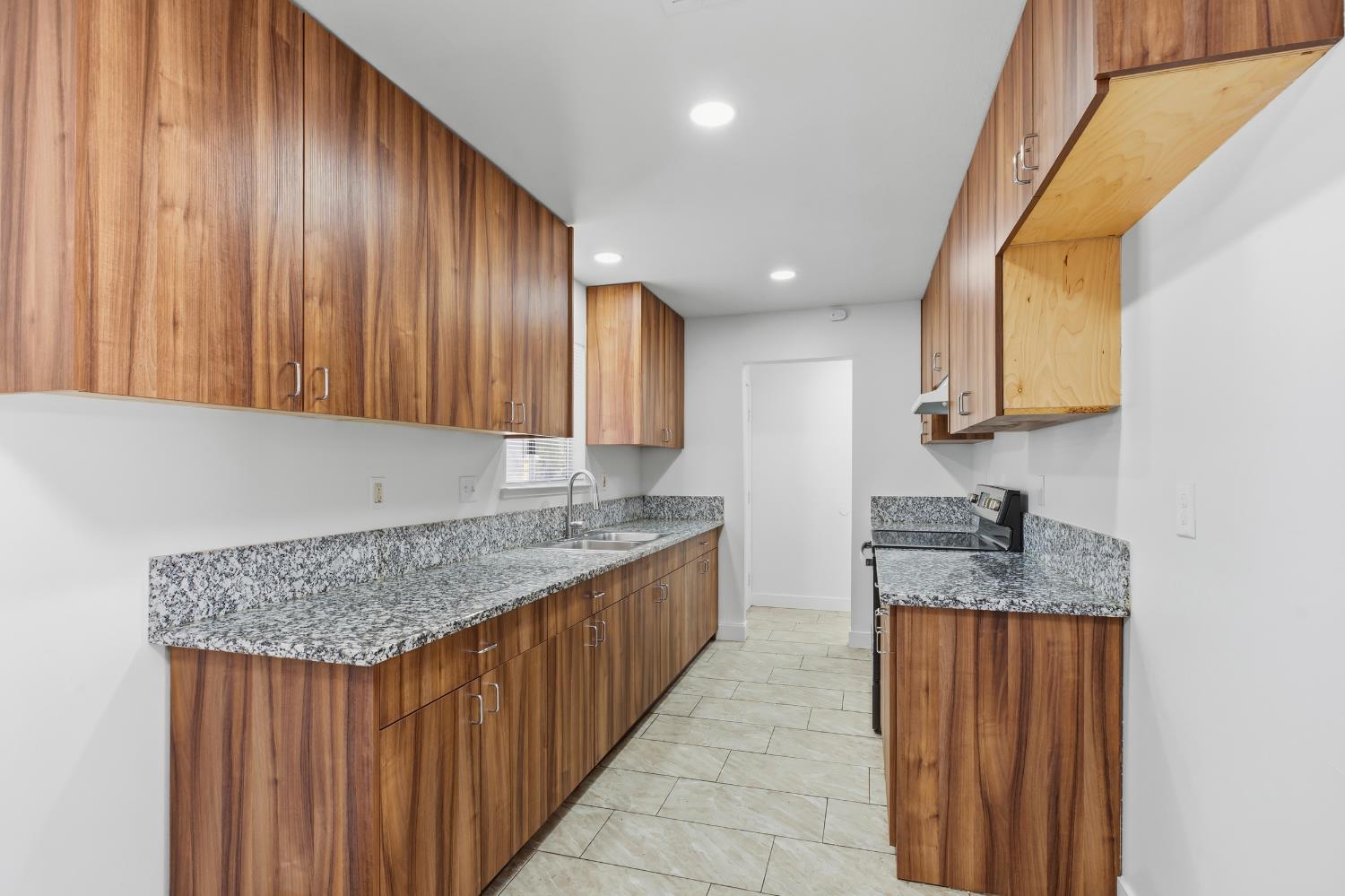 1205 I St, Merced, CA 95341