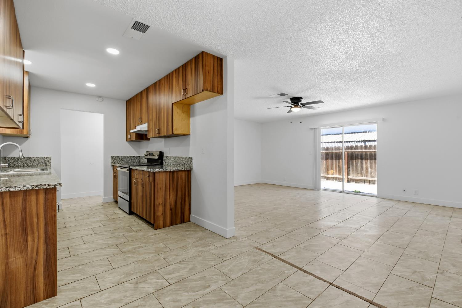 1205 I St, Merced, CA 95341