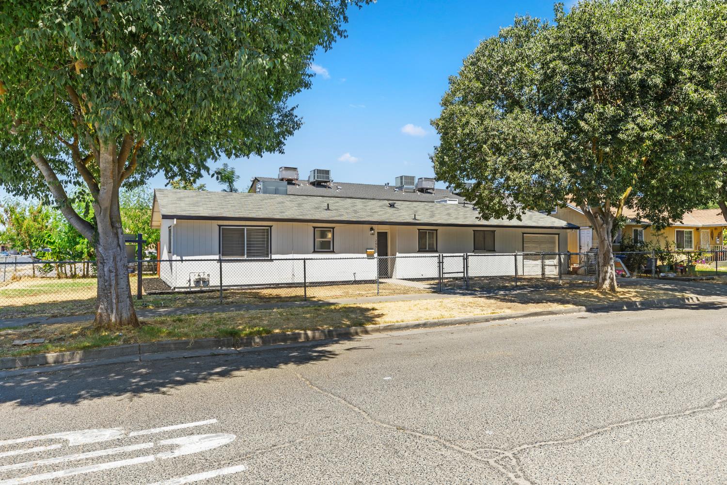 1205 I St, Merced, CA 95341