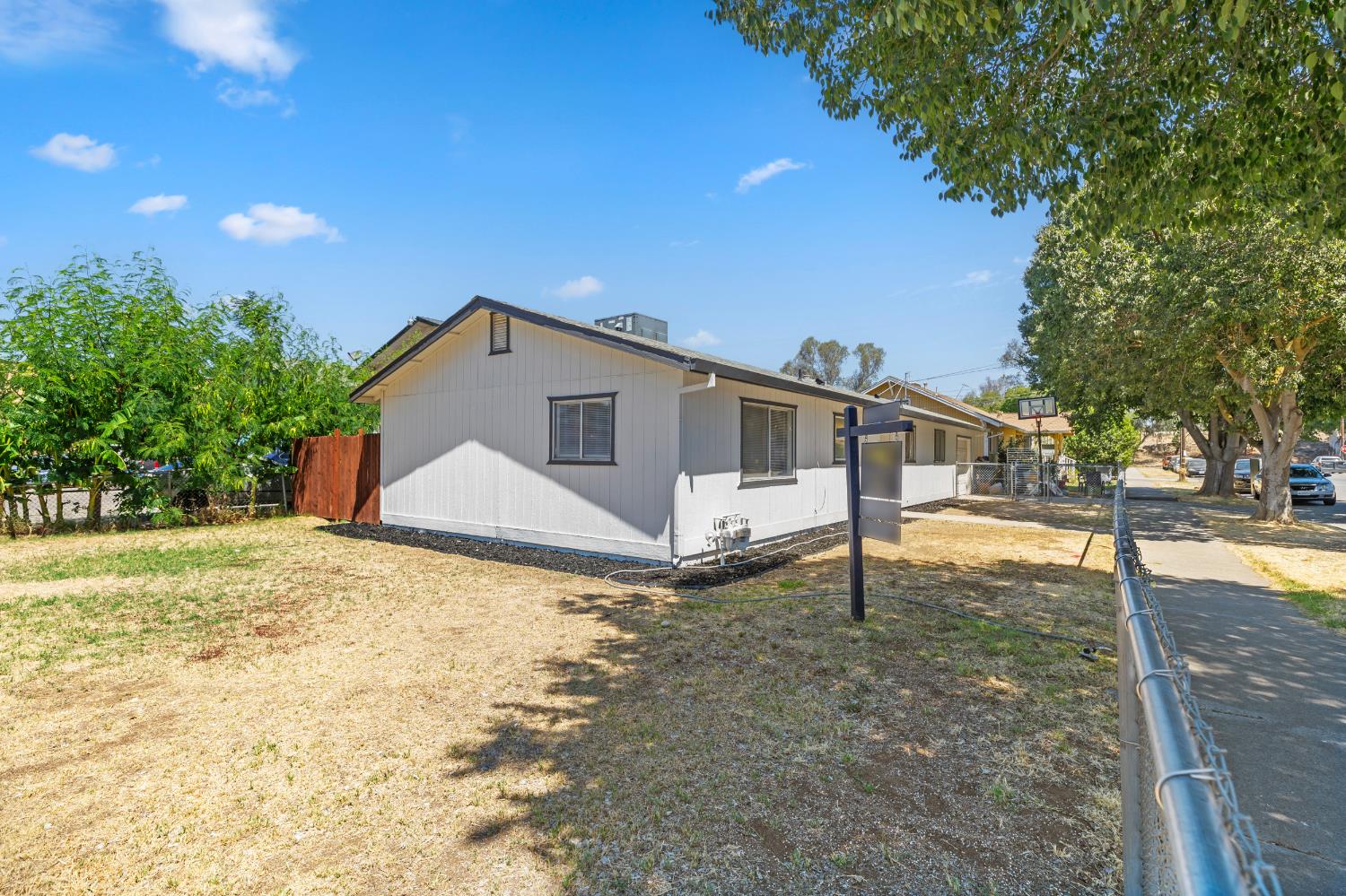 1205 I St, Merced, CA 95341
