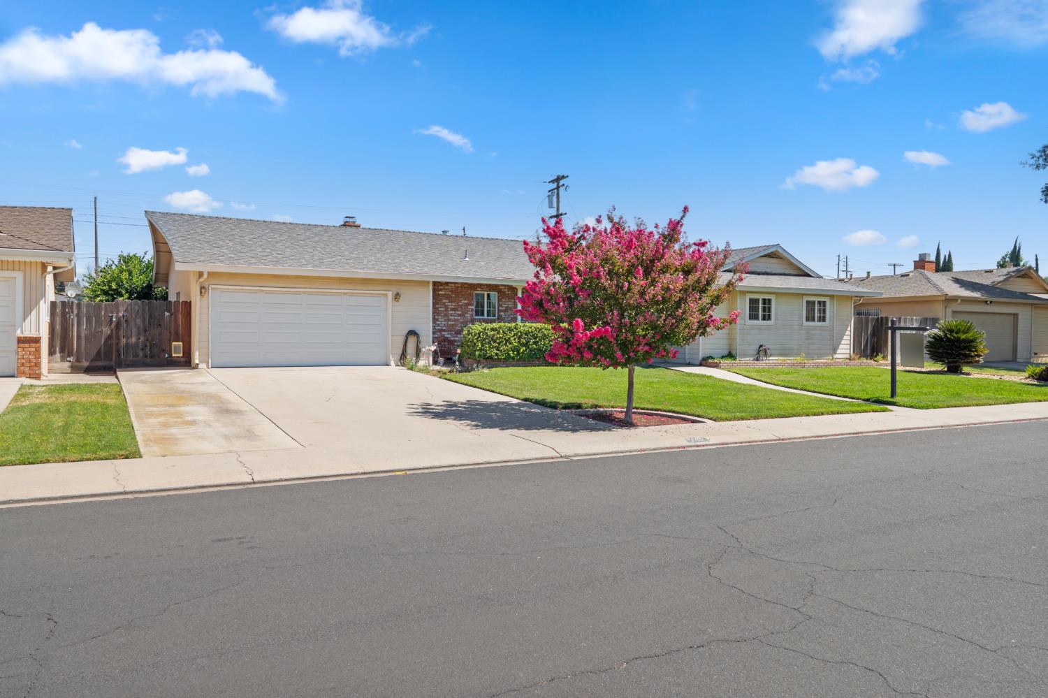 1913 Elder Ln, Modesto, CA 95355
