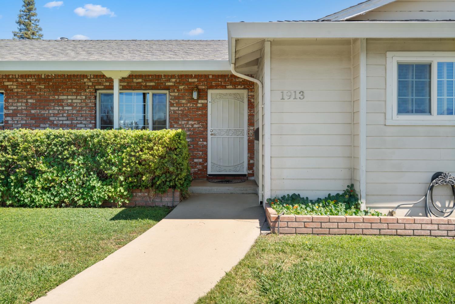 1913 Elder Ln, Modesto, CA 95355