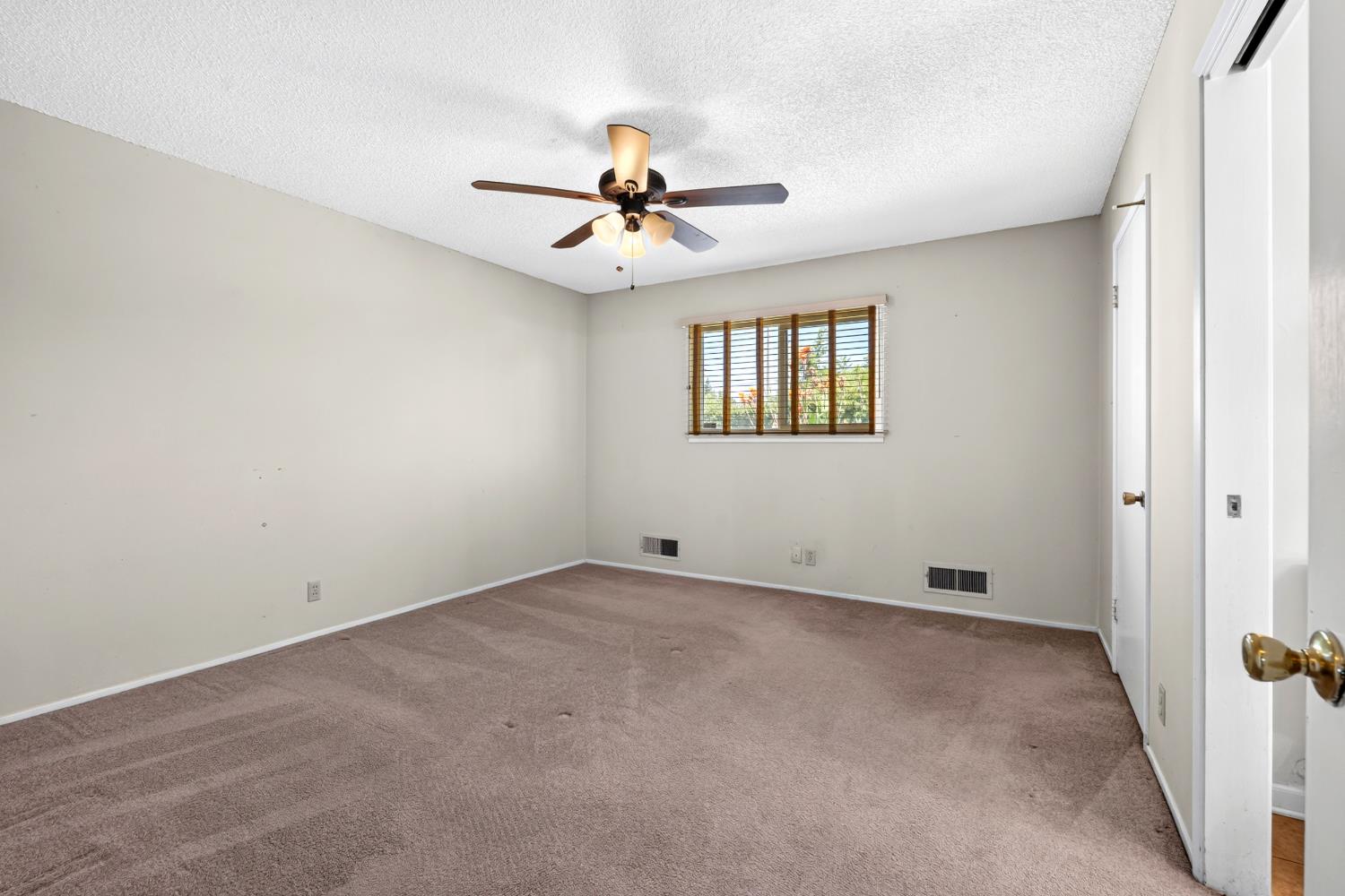 1913 Elder Ln, Modesto, CA 95355