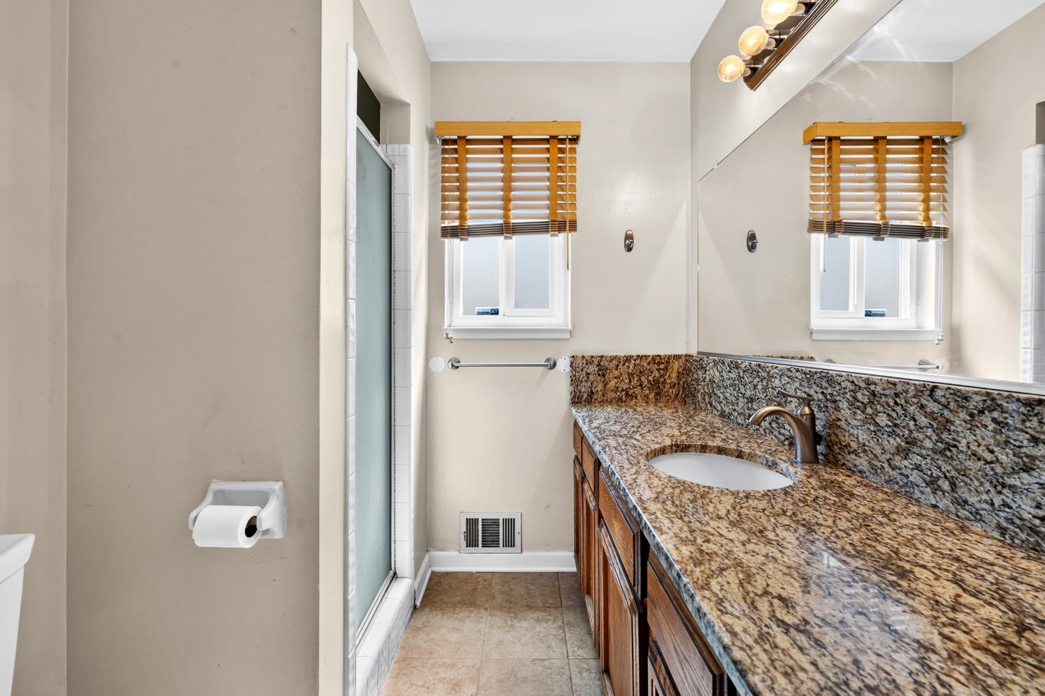 1913 Elder Ln, Modesto, CA 95355