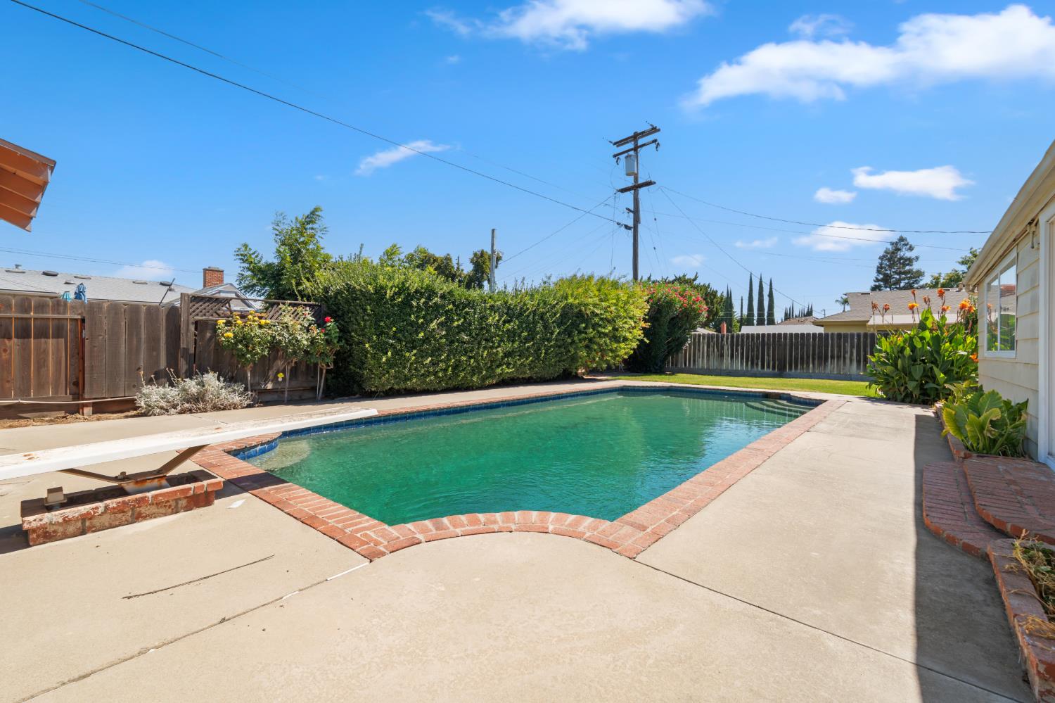 1913 Elder Ln, Modesto, CA 95355