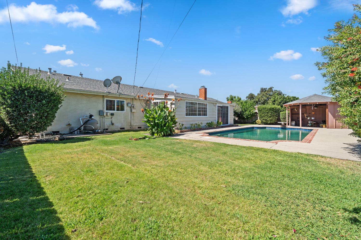 1913 Elder Ln, Modesto, CA 95355