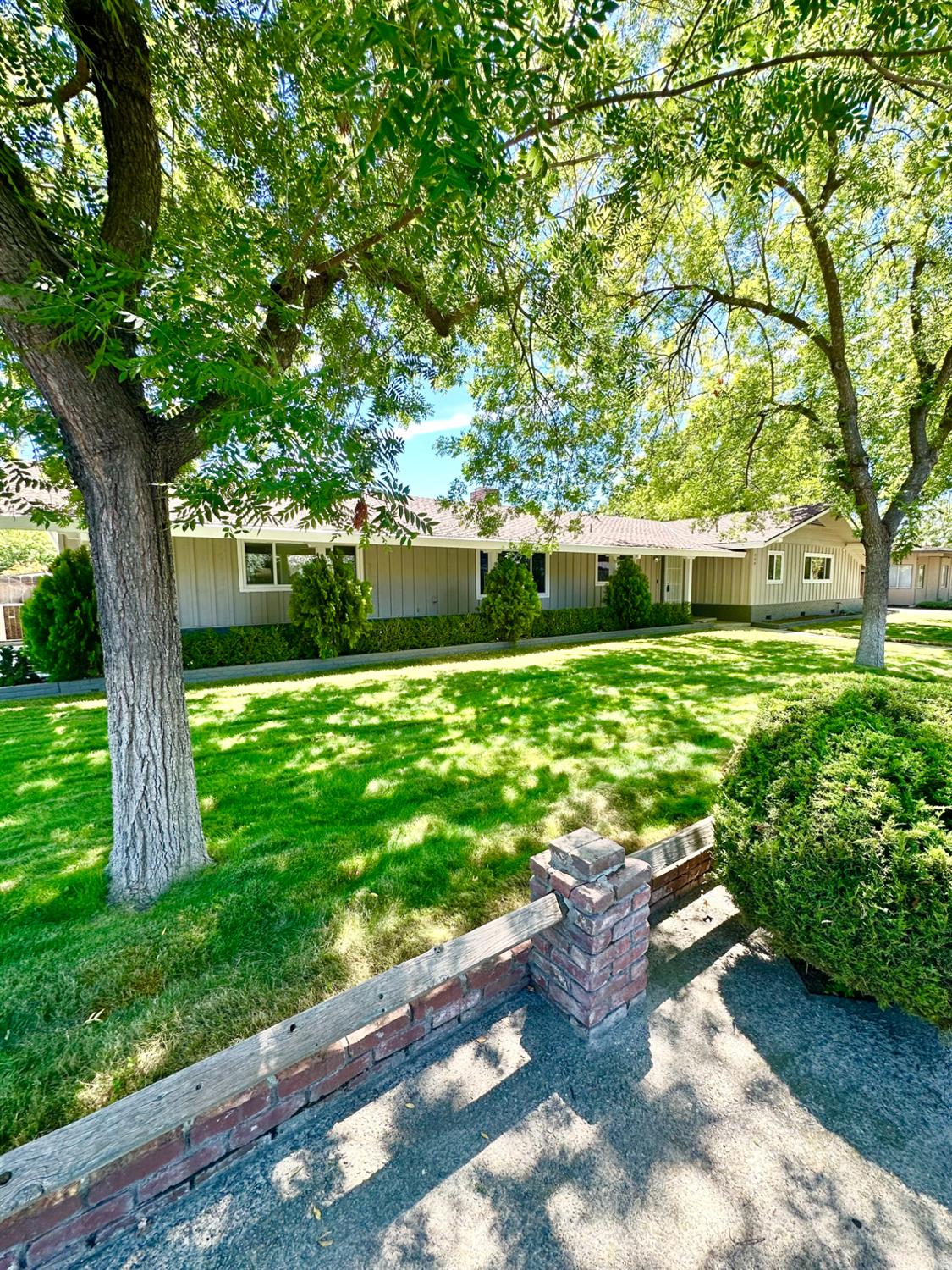 404 Robin Hood, Modesto, CA 95350