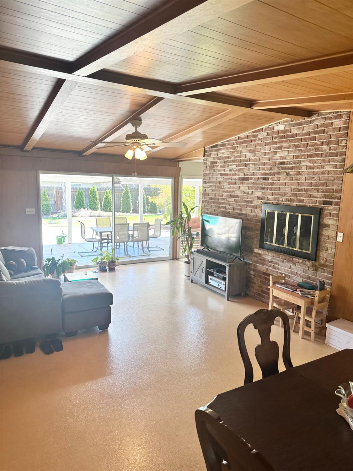 404 Robin Hood, Modesto, CA 95350