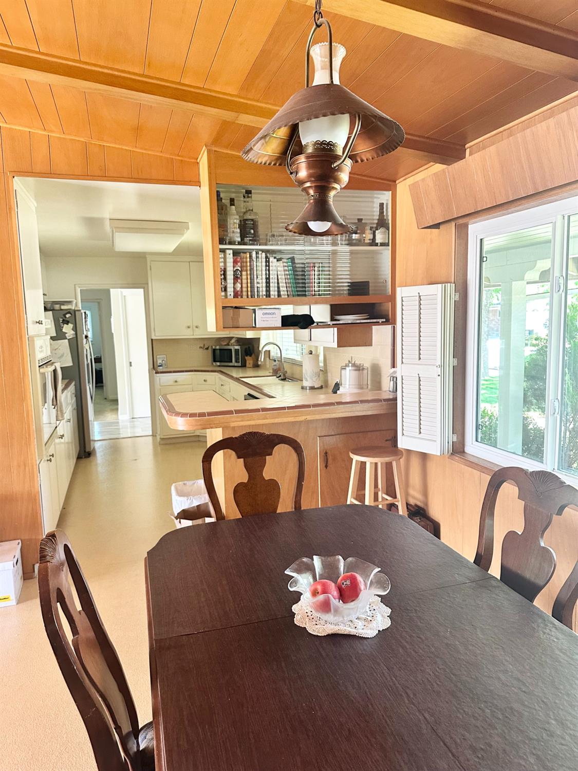 404 Robin Hood, Modesto, CA 95350