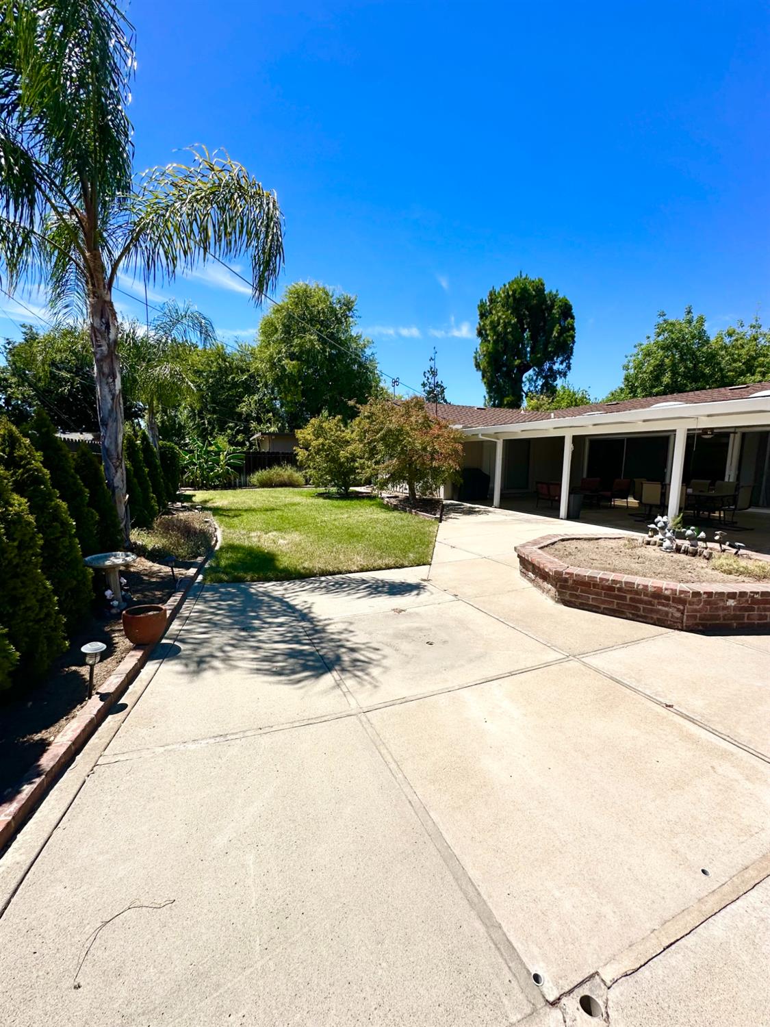 404 Robin Hood, Modesto, CA 95350