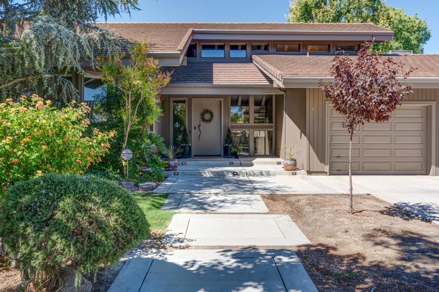811 Monte Vista Ave, Los Banos, CA 93635