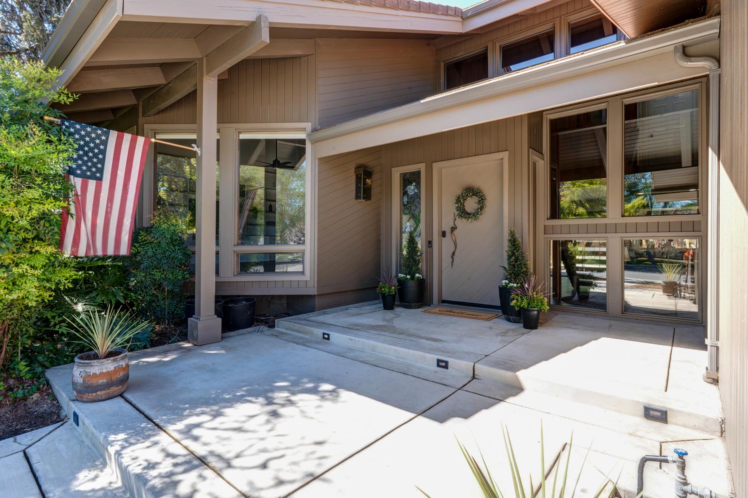 811 Monte Vista Ave, Los Banos, CA 93635