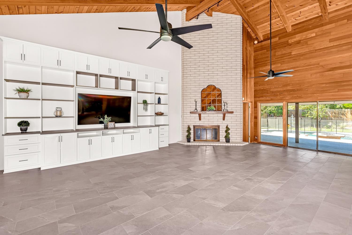 811 Monte Vista Ave, Los Banos, CA 93635