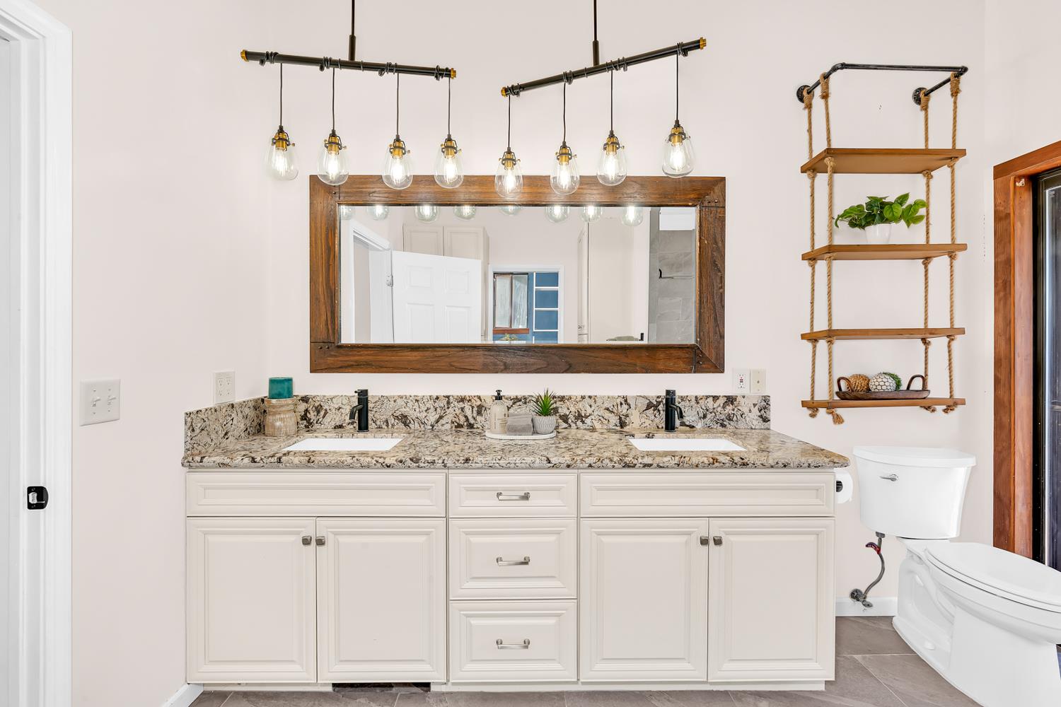 811 Monte Vista Ave, Los Banos, CA 93635