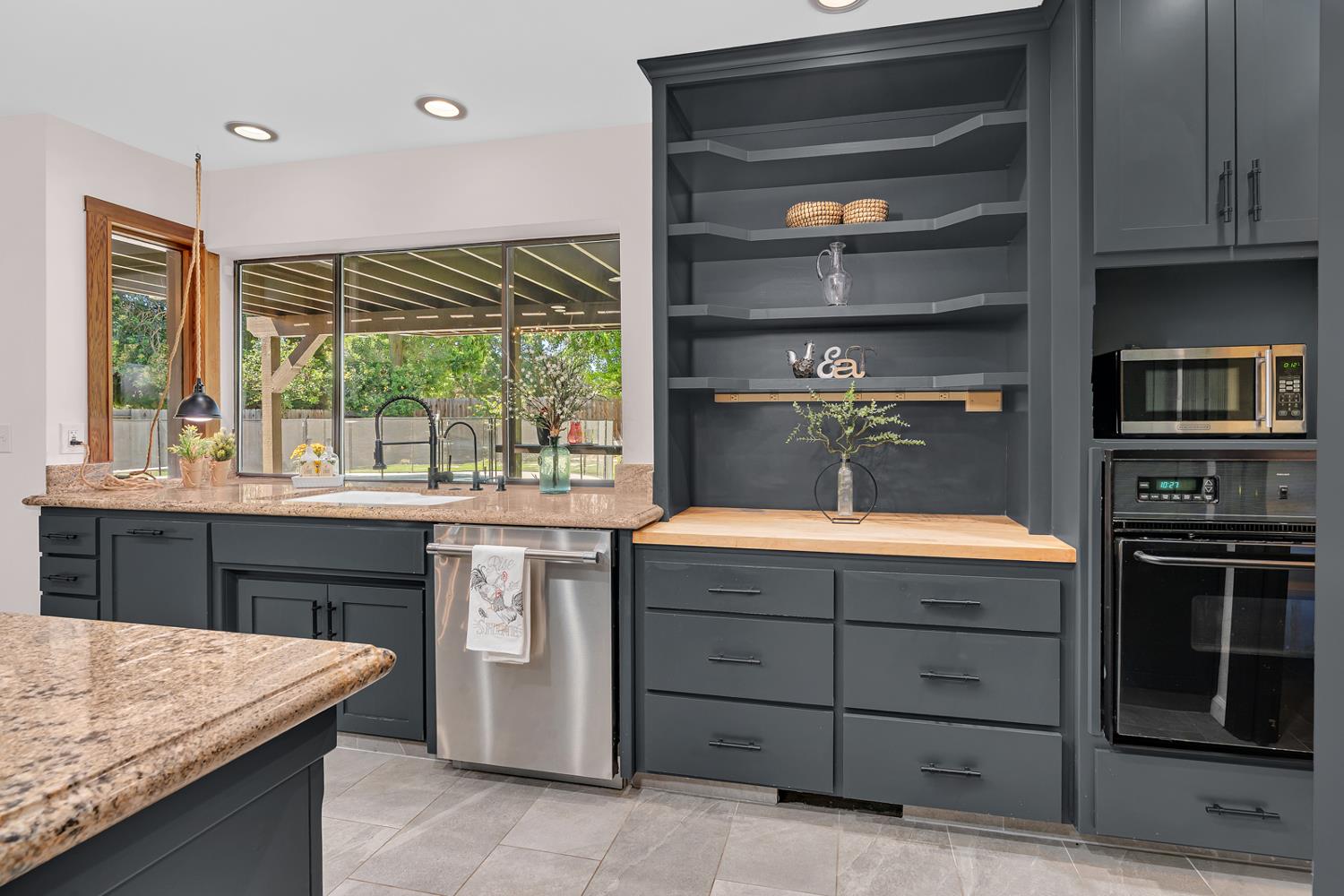 811 Monte Vista Ave, Los Banos, CA 93635