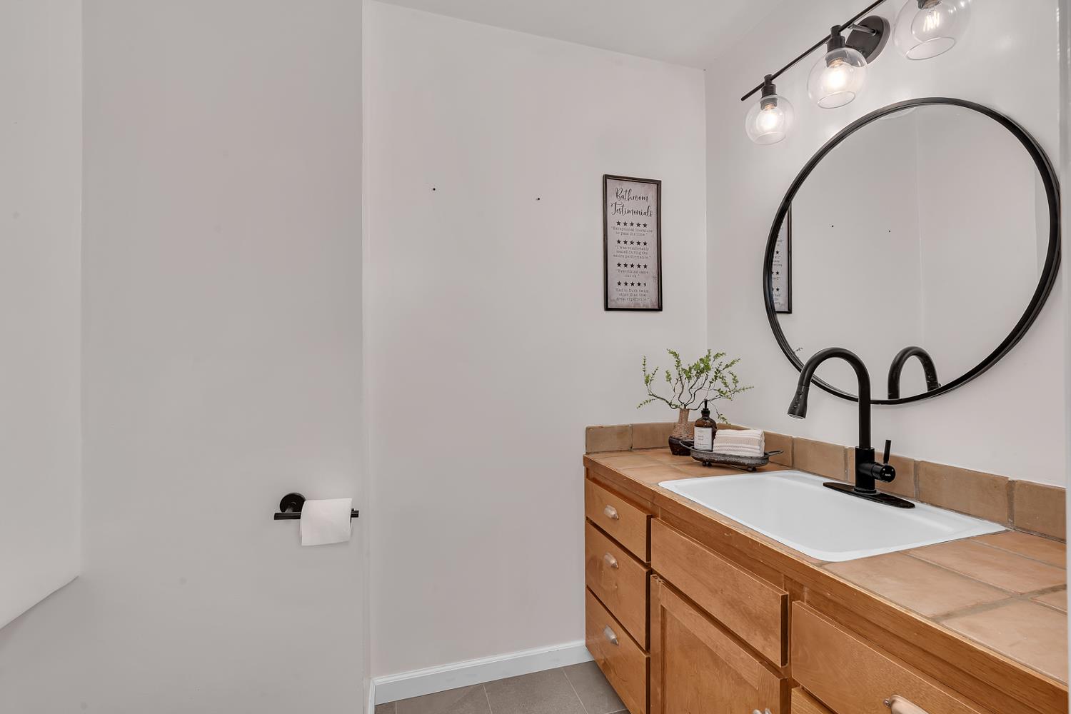 811 Monte Vista Ave, Los Banos, CA 93635