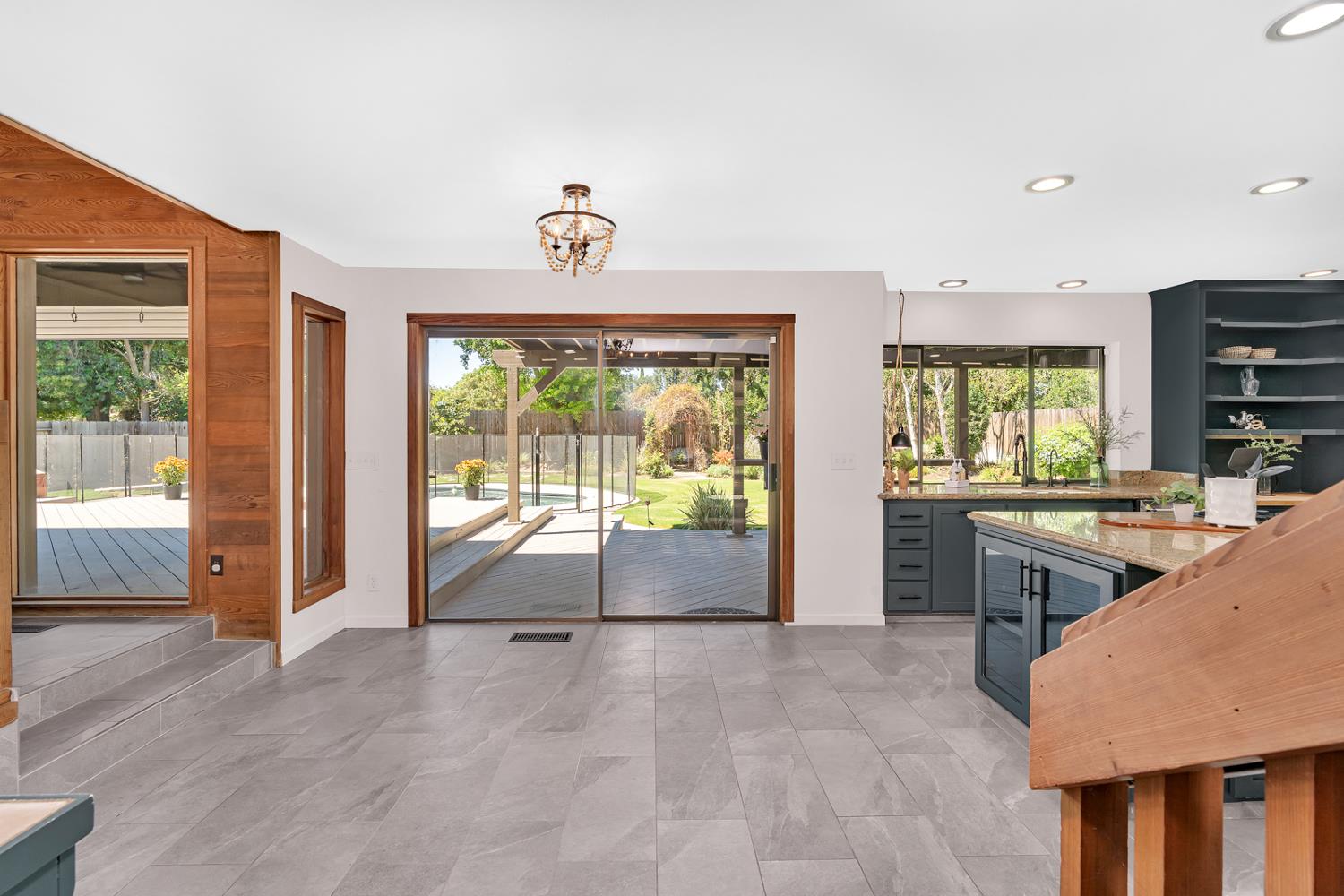 811 Monte Vista Ave, Los Banos, CA 93635