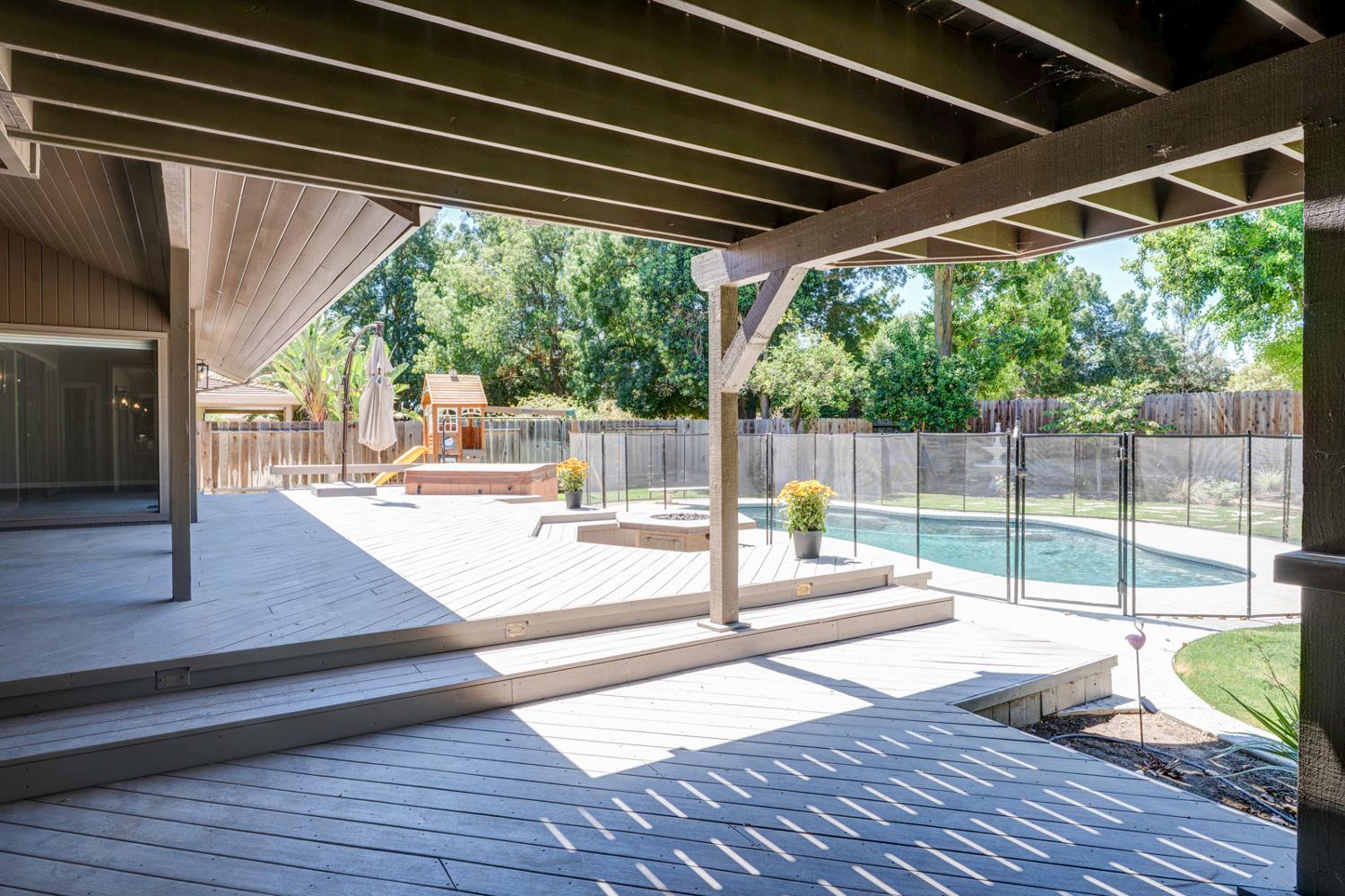 811 Monte Vista Ave, Los Banos, CA 93635