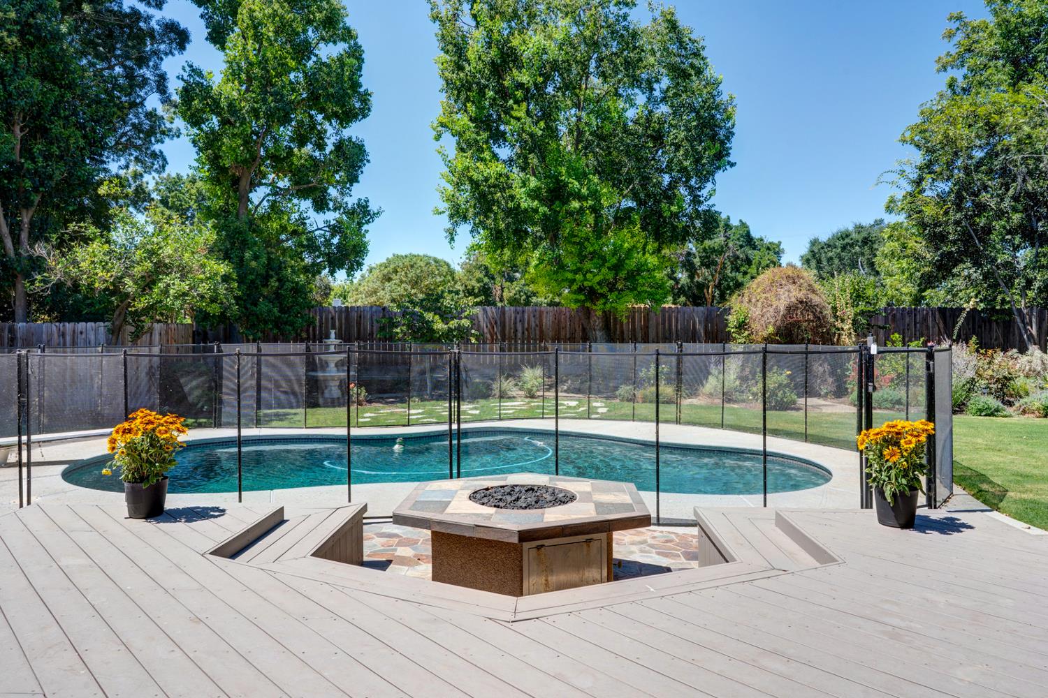811 Monte Vista Ave, Los Banos, CA 93635